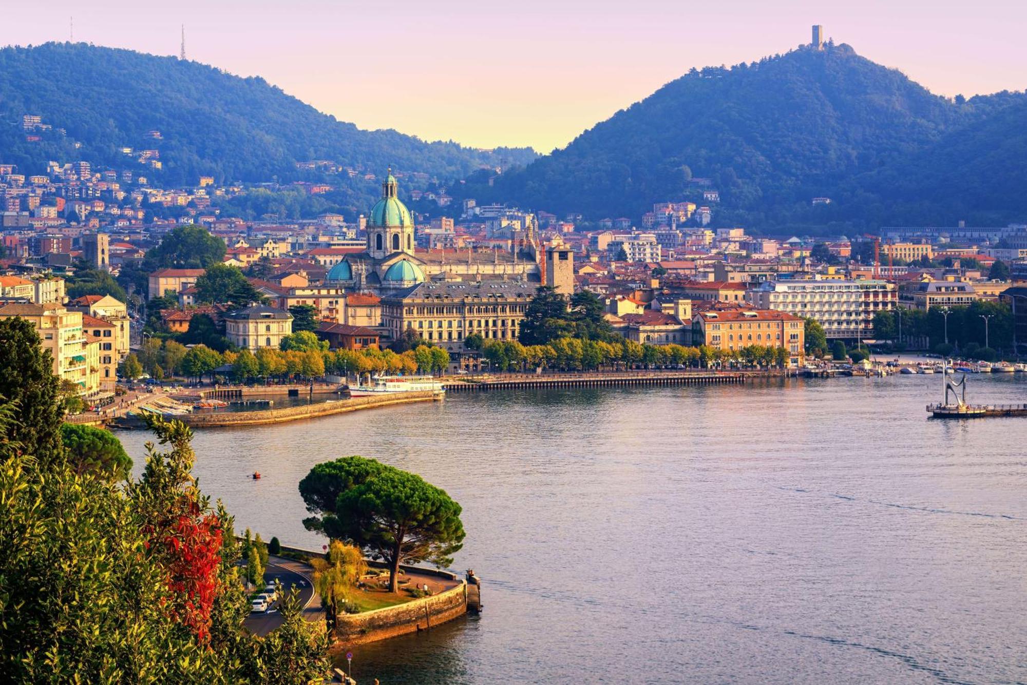 Elegant Beige Apartment - 5 Minutes From The Lake Como Exterior foto
