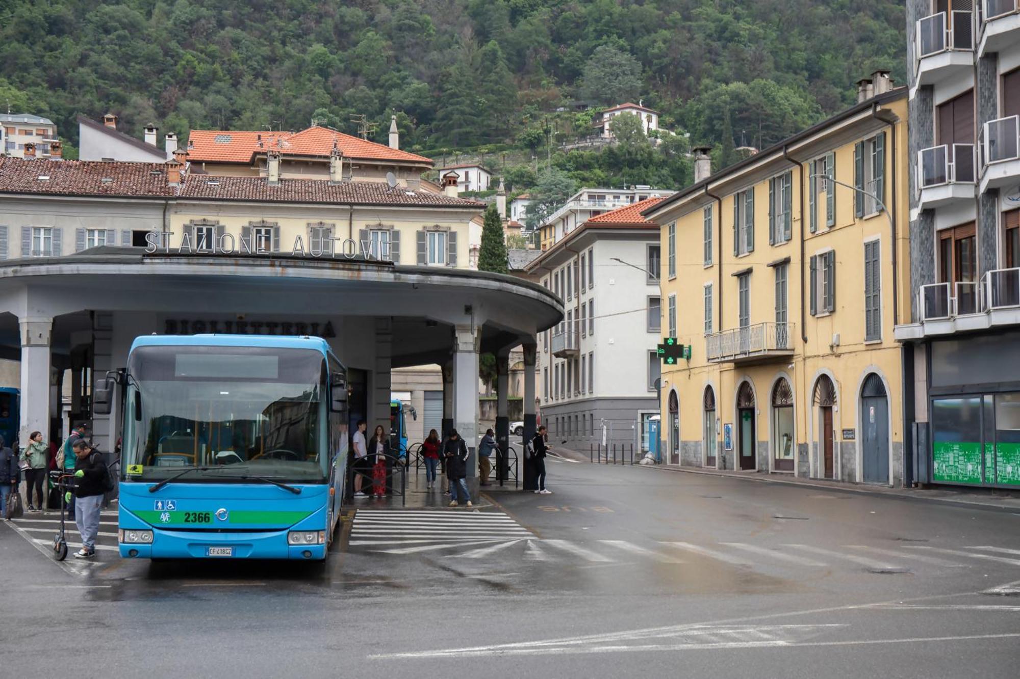 Elegant Beige Apartment - 5 Minutes From The Lake Como Exterior foto